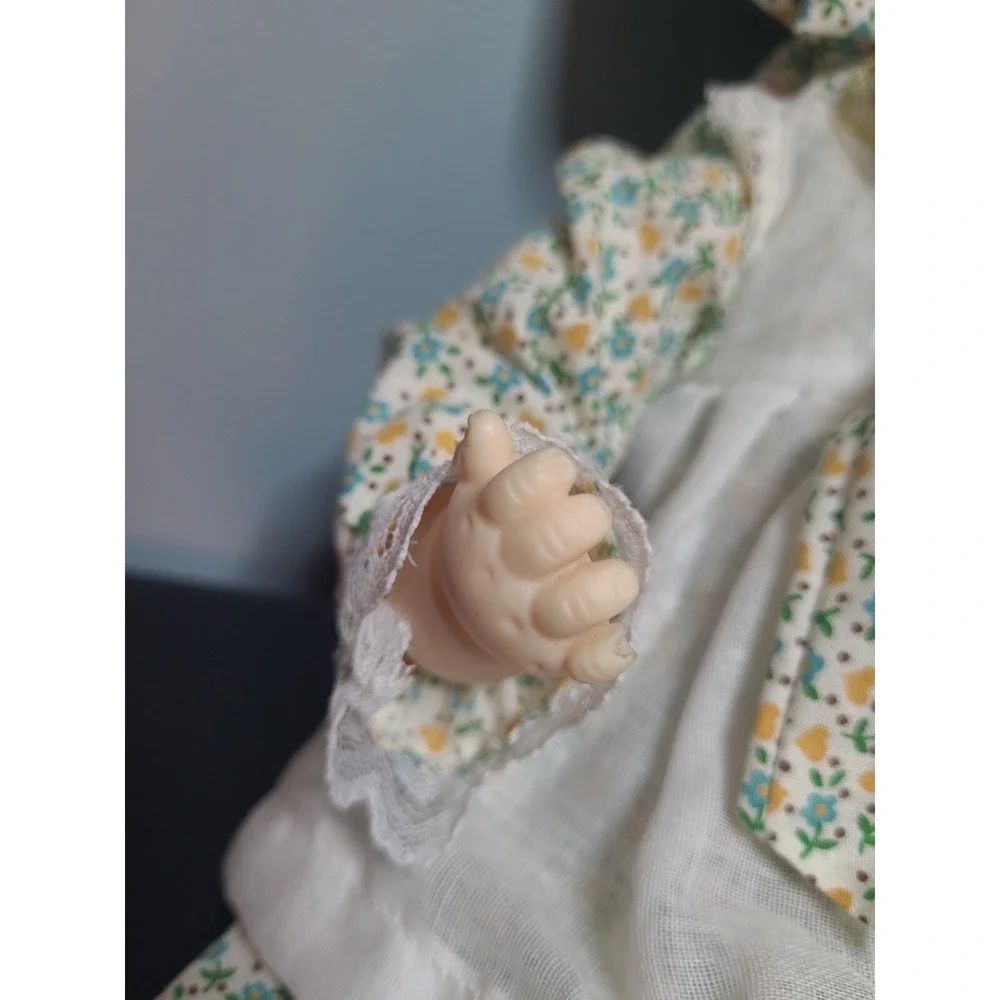 Baby‎ Doll Soft Body Sleepy Eyed Blond Hair